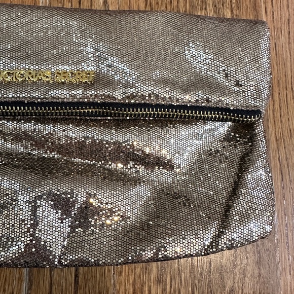 Victorias Secret Clutch Sequin Shiny Sparkle Fold Over Zippered Pouch Logo VS - Picture 3 of 9